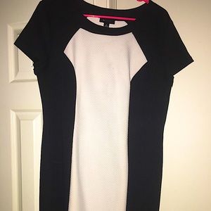 Black/white short sleeve dress